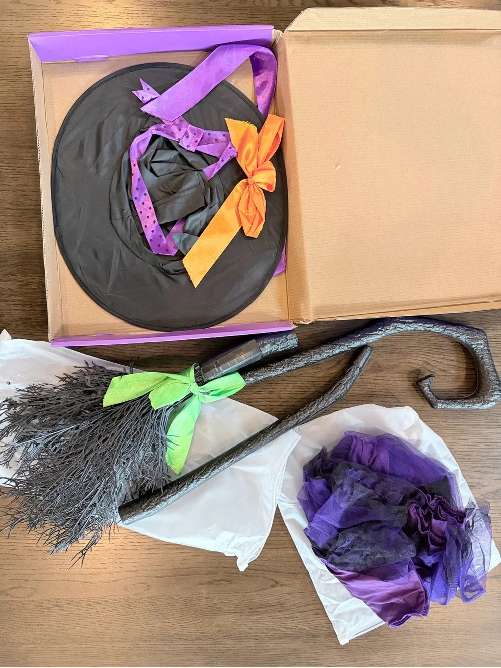 NWT Kids Medium (5/6) Purple Witch Costume Dress with Hat and Broom